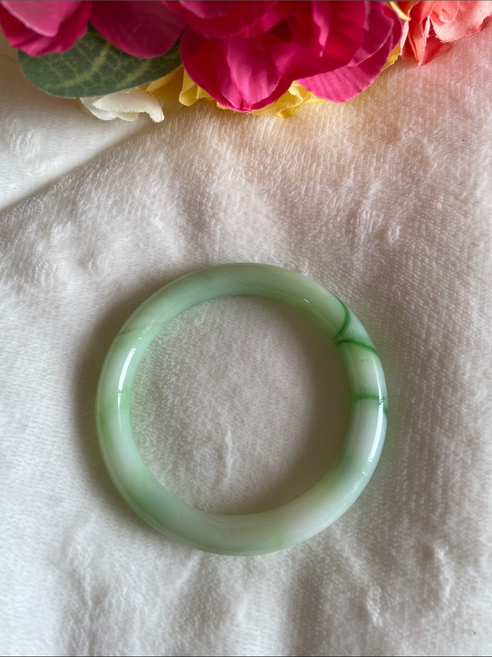 Vintage Light Green Jade Jadeite Bangle   Bracelet Apple Green Hues